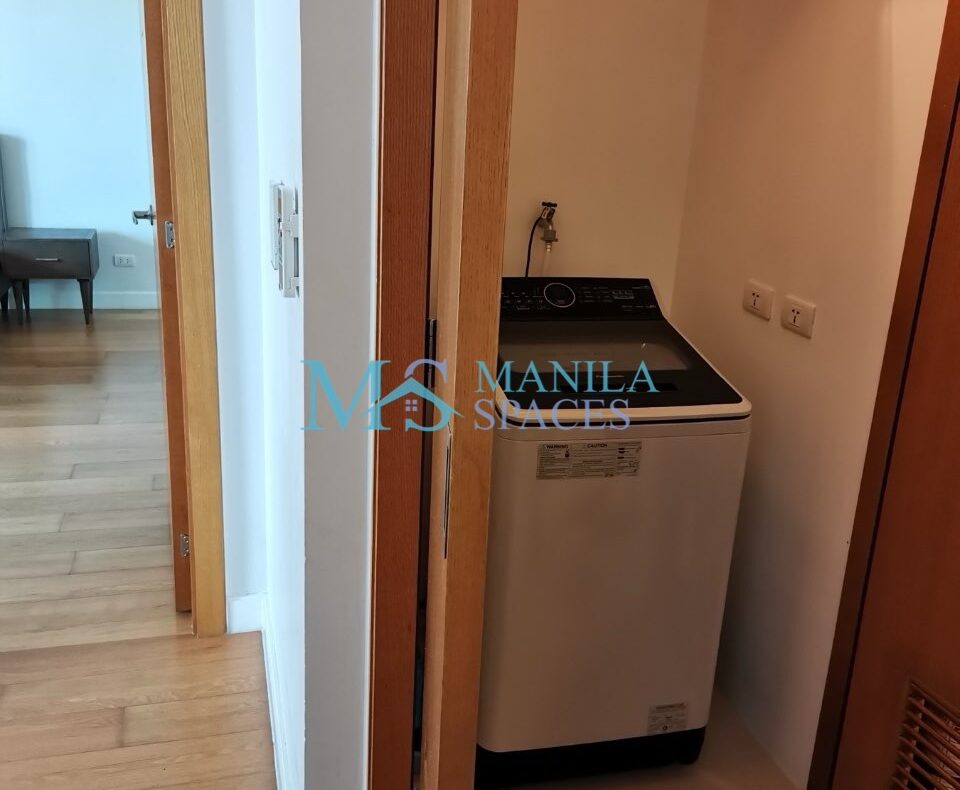 Spacious 1-Bedroom Unit for Rent in Park Terraces, Makati City