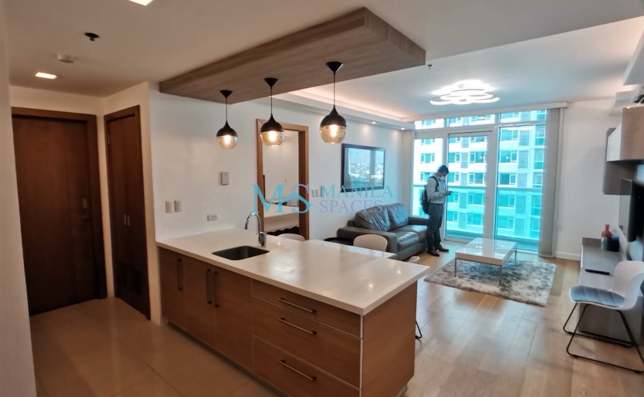 Large Furnished 1-Bedroom unit for rent in Park Terraces, Makati