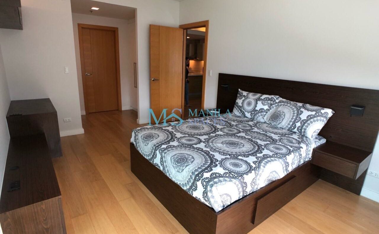 1-Bedroom with Den for rent in Park Terraces, Makati City