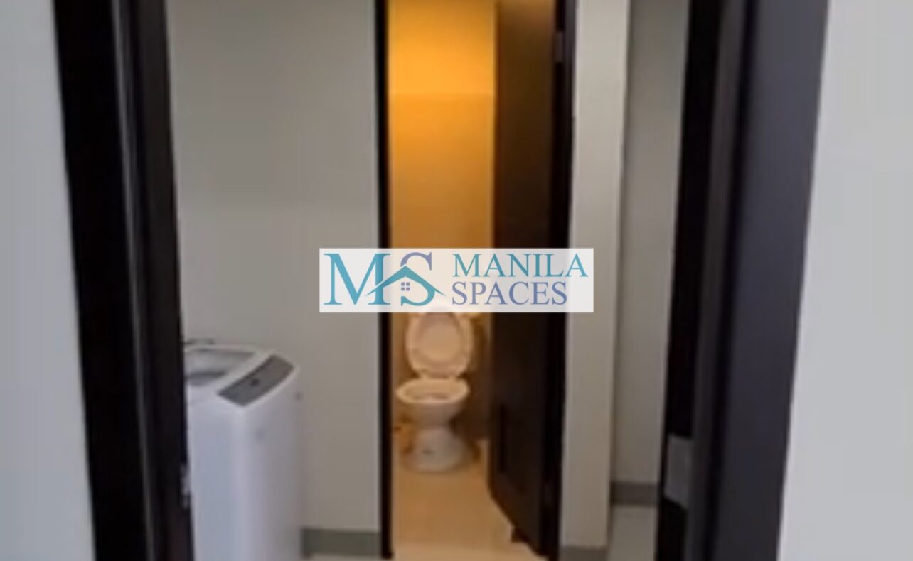 Large 1-Bedroom unit for rent in Uptown Parksuites, BGC