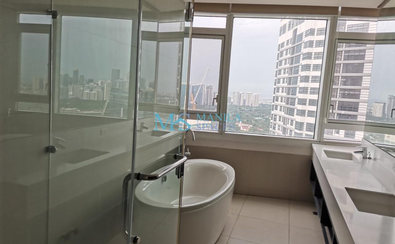 Penthouse 3 Bedroom unit For Rent at Park Terraces, Makati