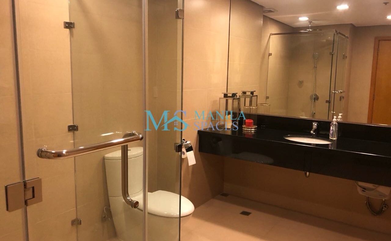 1-bedroom apartment for rent at Park terraces near SM Makati