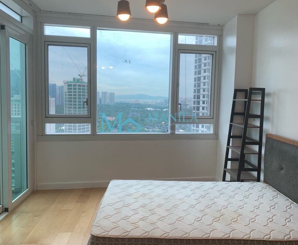 Furnished 1-Bedroom with Den in Park Terraces, Makati City