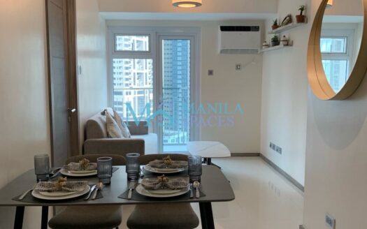 Trion Towers: 2-Bedroom apartment near SM Aura Premier