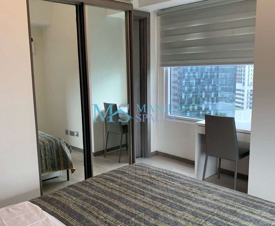 Trion Towers: 2-Bedroom apartment near SM Aura Premier