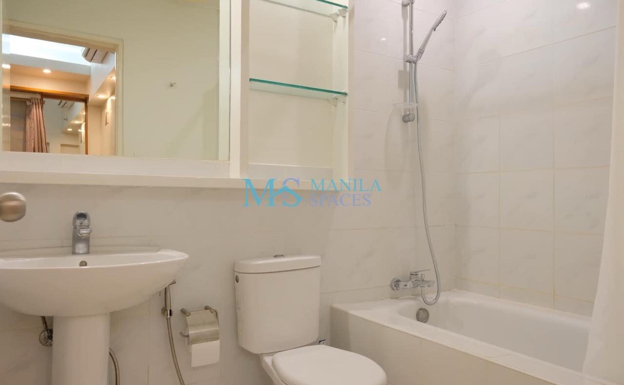 Spacious 1-Bedroom Condo Unit at Bonifacio Ridge, BGC