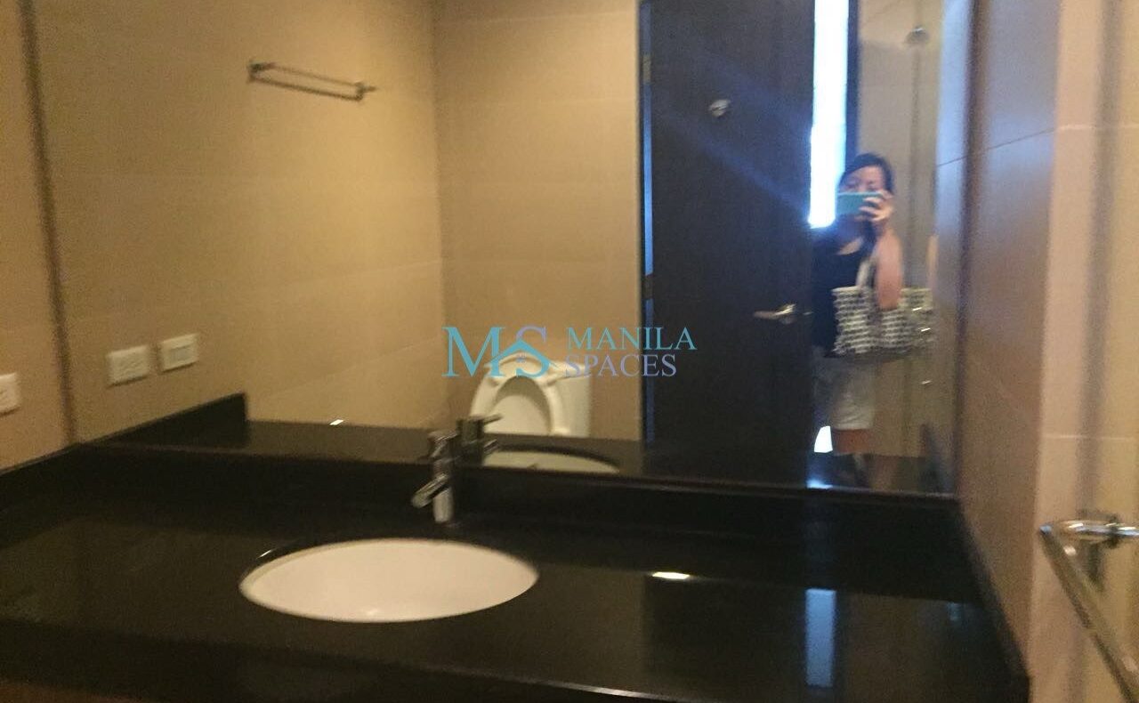 Furnished 1-Bedroom at One Serendra, Bonifacio Global City