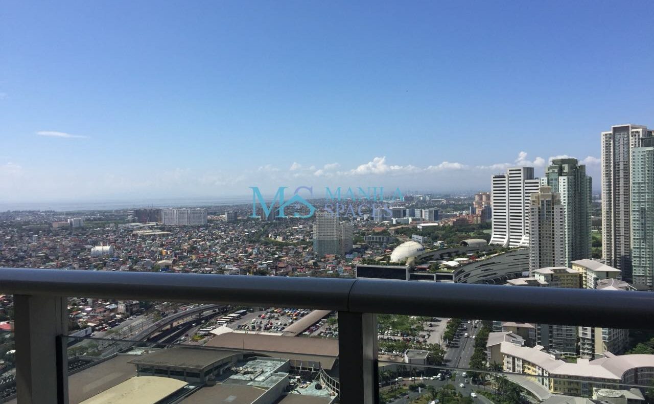 High Floor 1-Bedroom at One Serendra, Bonifacio Global City